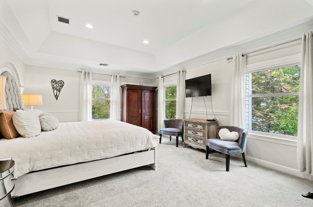 83 Main St, Southborough MA  01772-1225 exterior