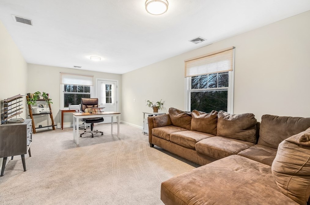 83 Main St, Southborough MA  01772-1225 exterior