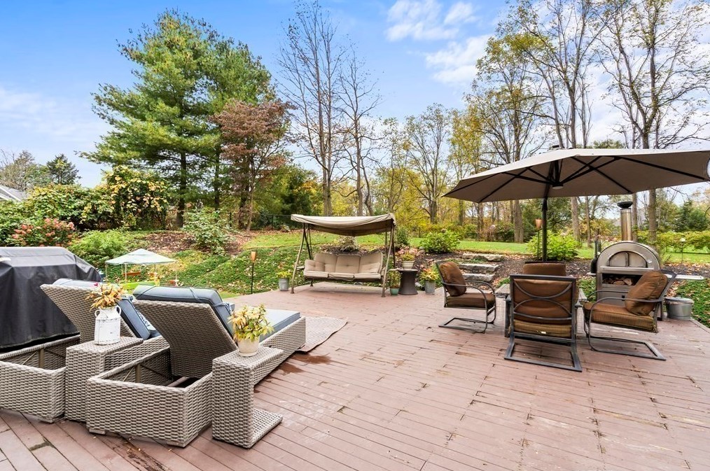 83 Main St, Southborough MA  01772-1225 exterior