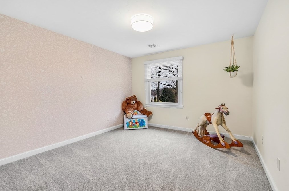 83 Main St, Southborough MA  01772-1225 exterior