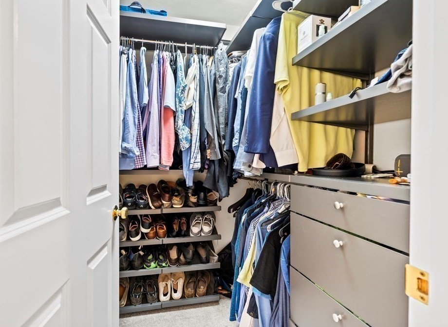 83 Main St, Southborough MA  01772-1225 exterior