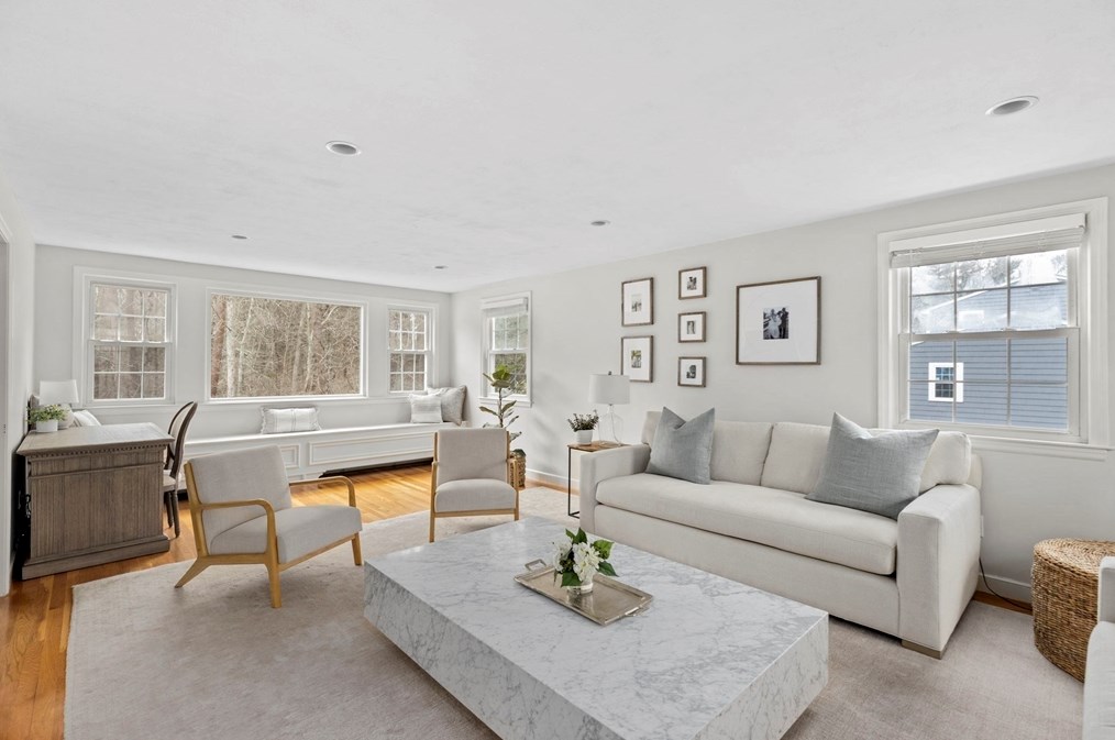 7 Camelot Dr, Hingham MA  02043-4861 exterior