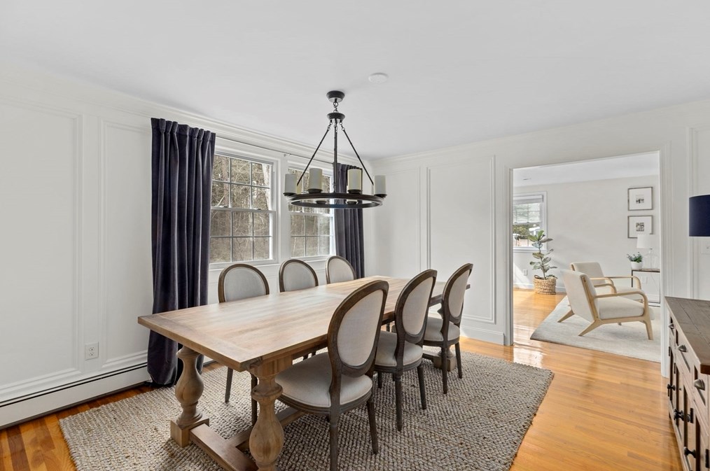 7 Camelot Dr, Hingham MA  02043-4861 exterior