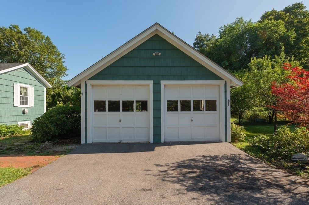 6 Smith St, Townsend MA  01469-1008 exterior