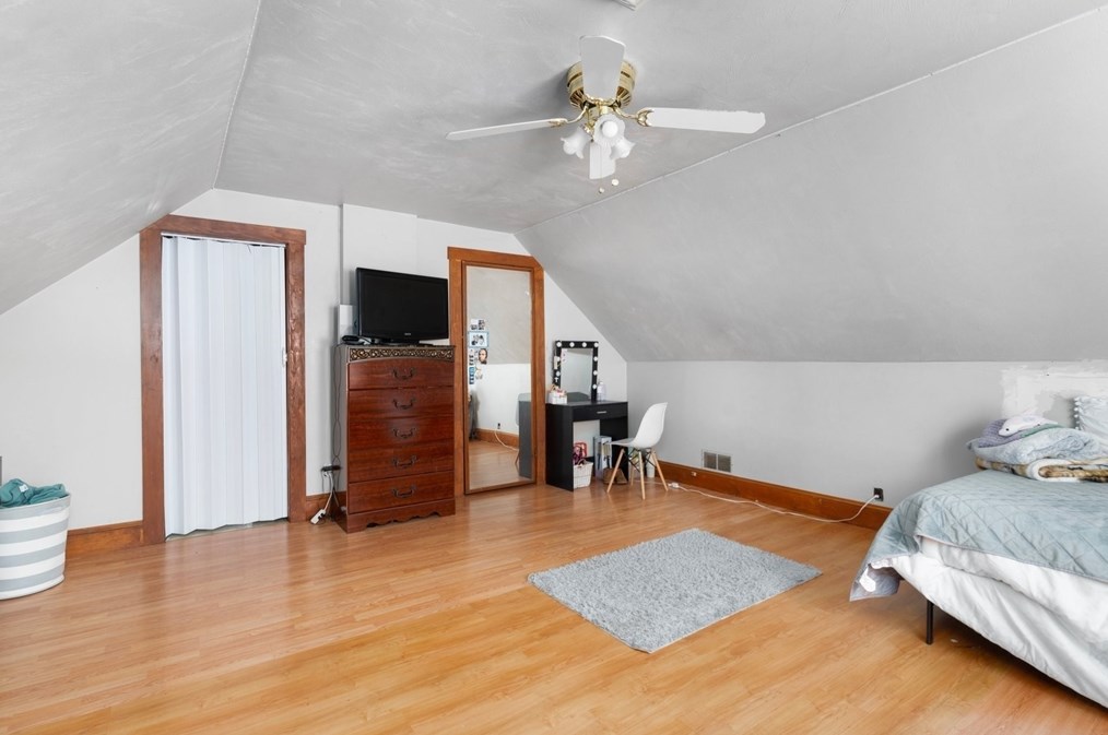 293 Earle St, New Bedford MA 02746-1813 exterior