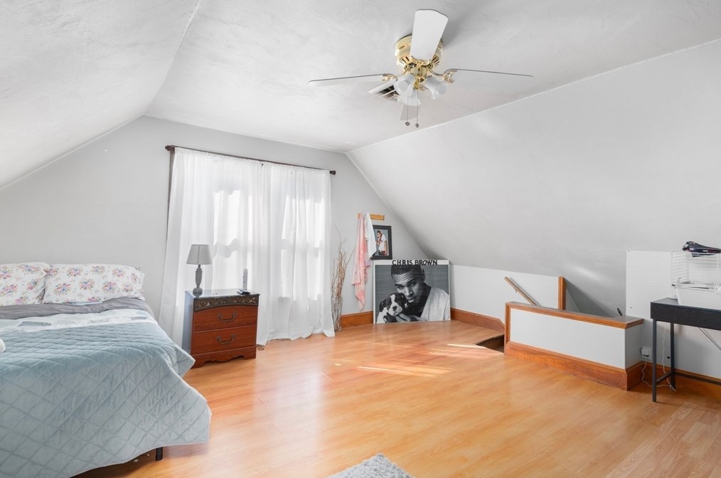 293 Earle St, New Bedford MA 02746-1813 exterior