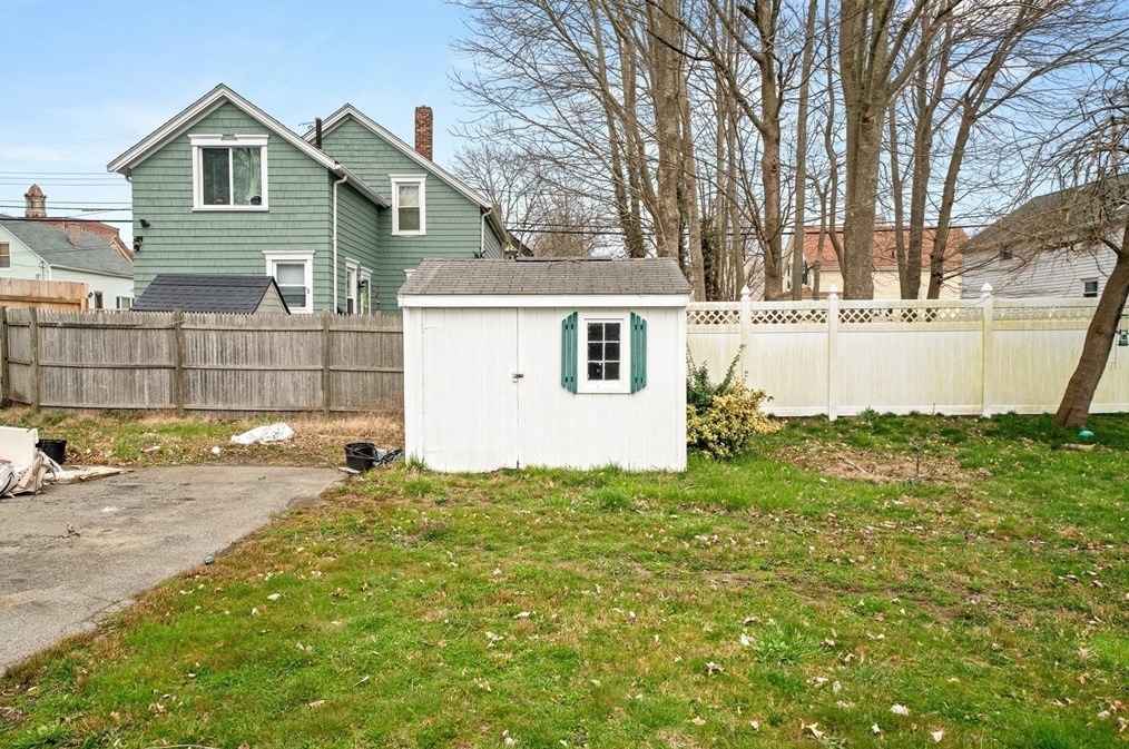 235 Chancery St, New Bedford MA 02740-3447 exterior