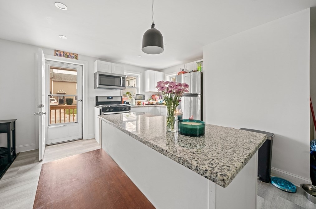 235 Chancery St, New Bedford MA 02740-3447 exterior