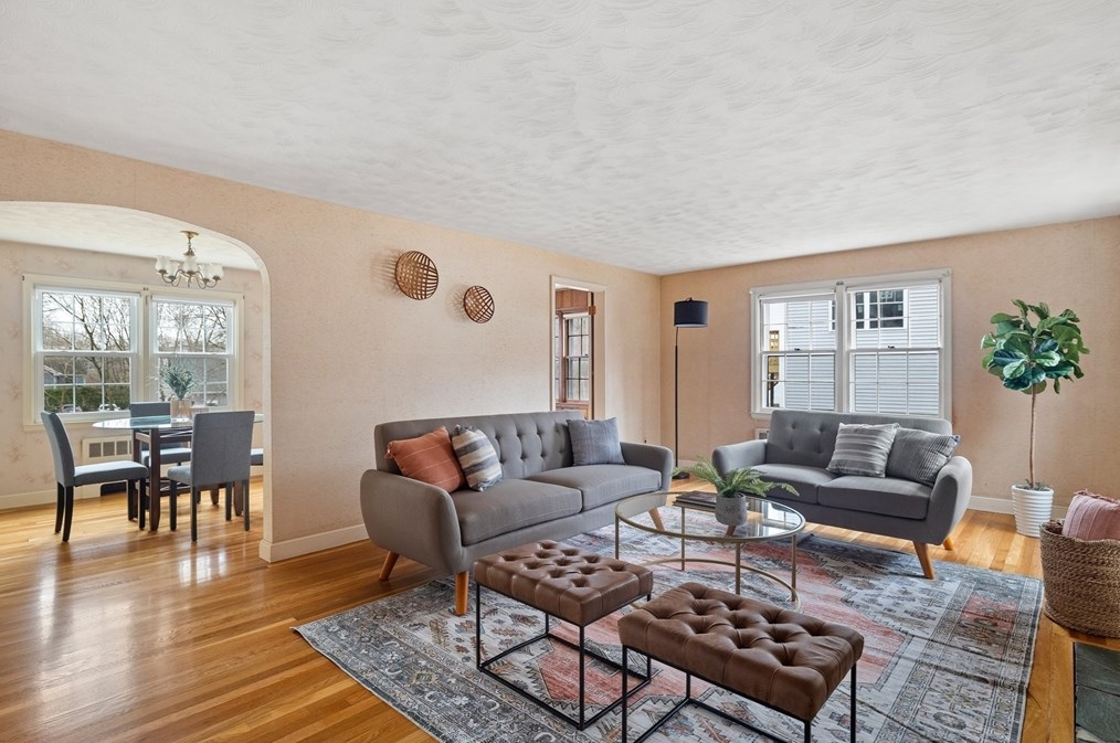 668 Burncoat St, Worcester MA 01606-1175 exterior