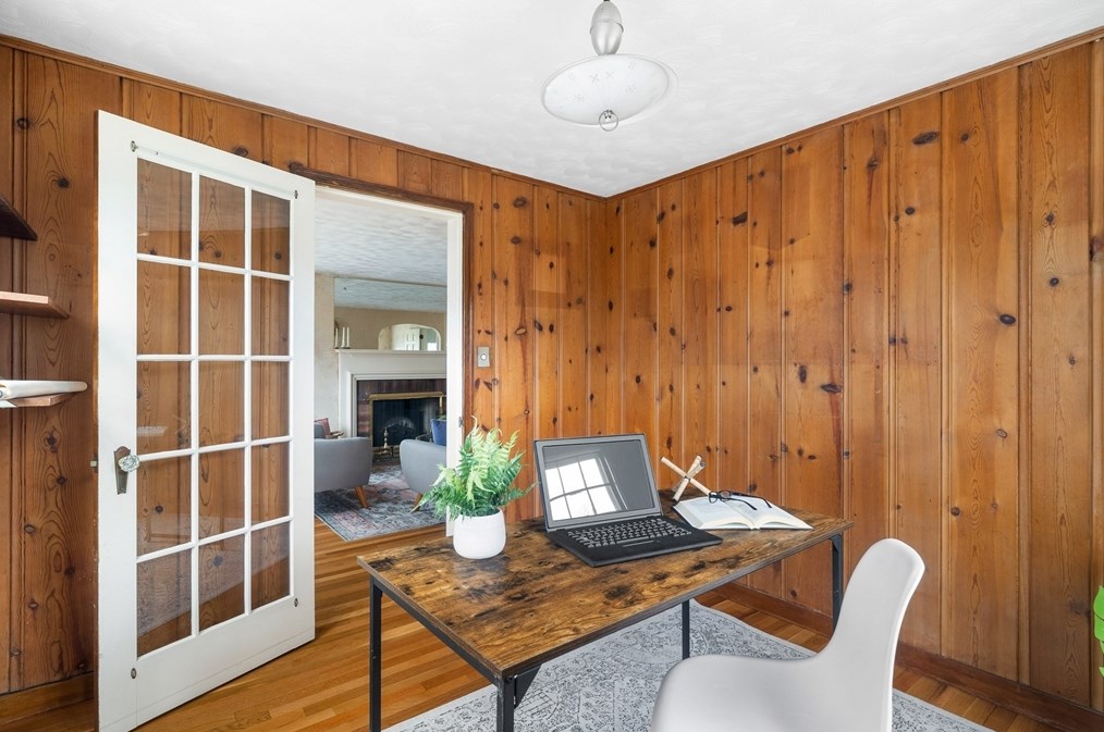 668 Burncoat St, Worcester MA 01606-1175 exterior