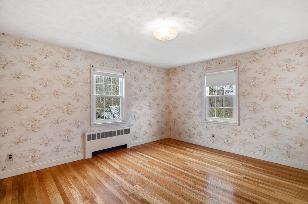 668 Burncoat St, Worcester MA 01606-1175 exterior