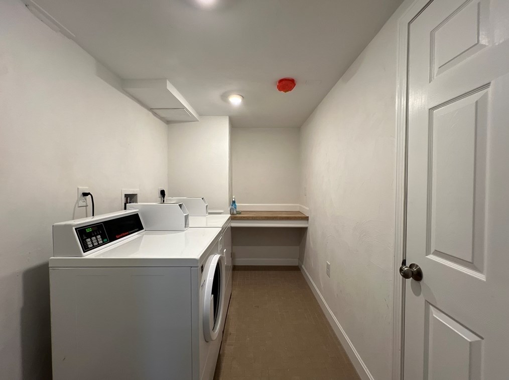 29 Newton Pl, Framingham MA  01702-6315 exterior