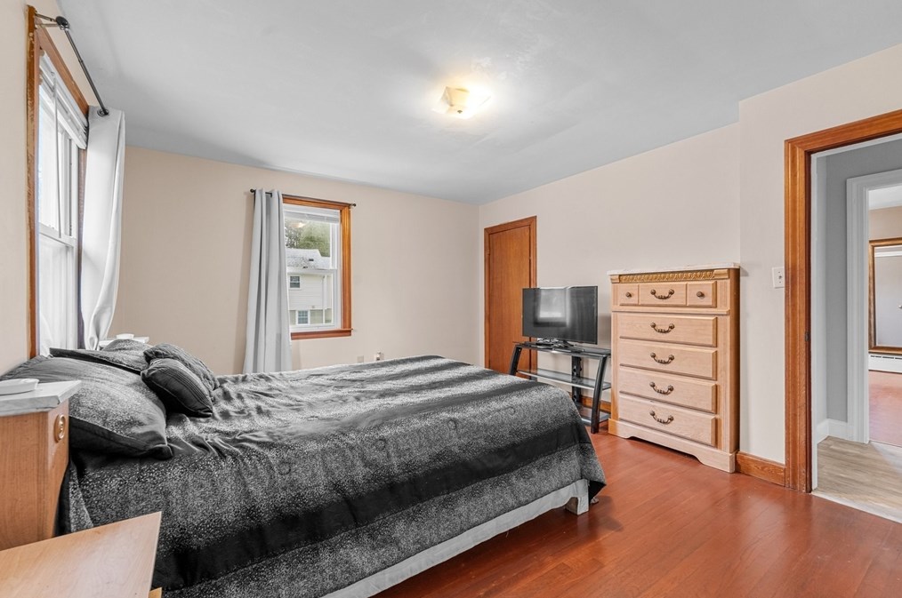 13 Stearns Ave, Leominster MA 01453 exterior