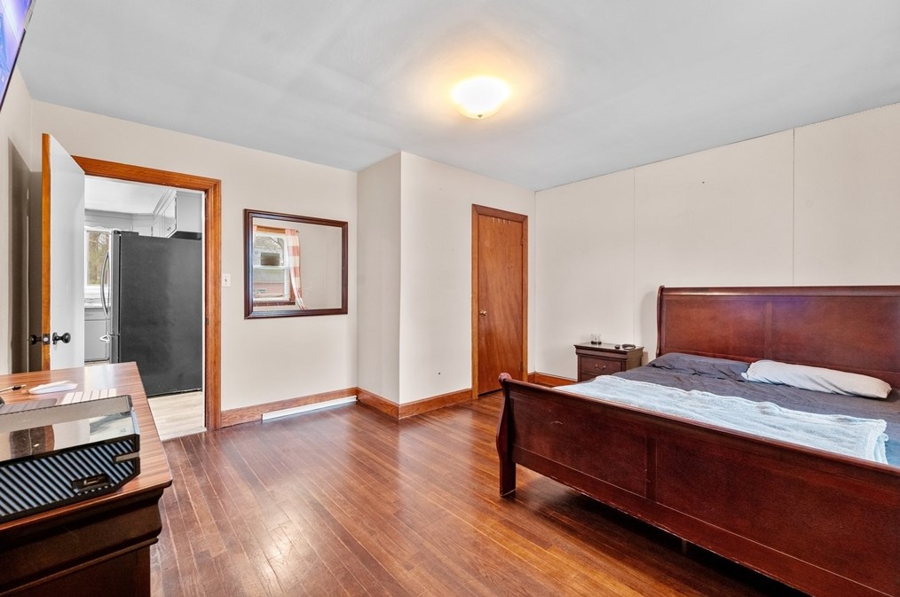 13 Stearns Ave, Leominster MA 01453 exterior