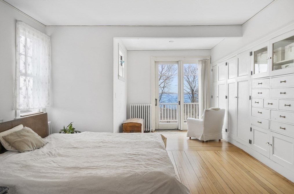 279 Nahant Rd, Nahant MA 01908-1341 exterior