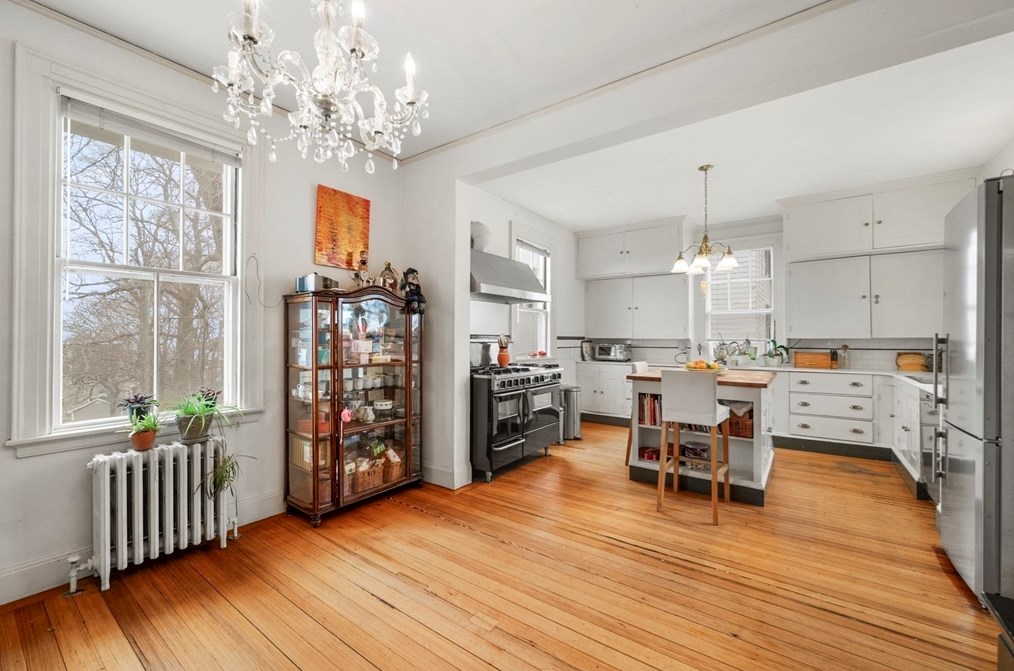 279 Nahant Rd, Nahant MA 01908-1341 exterior