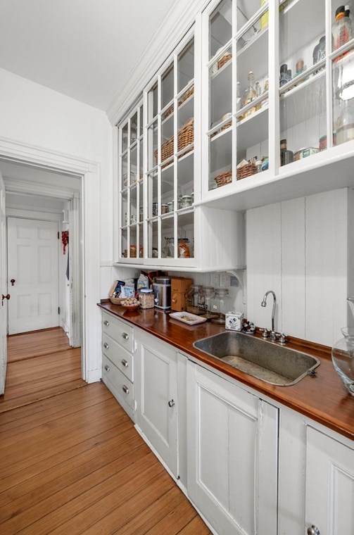 279 Nahant Rd, Nahant MA 01908-1341 exterior