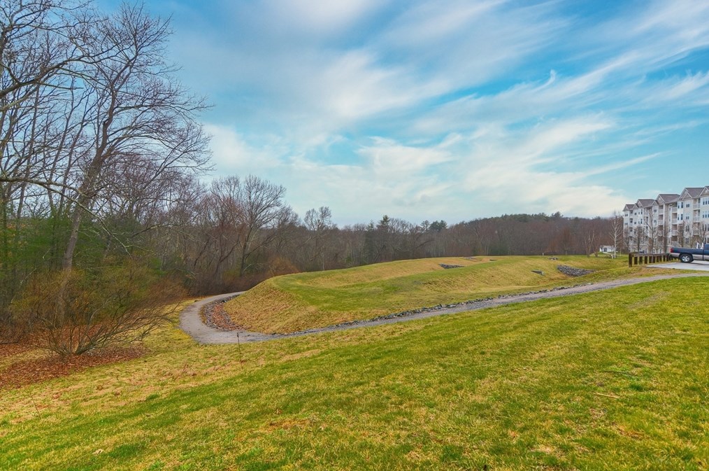 15 Morgan Dr, Natick MA 01760-4293 exterior