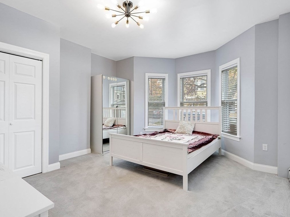 12 Marshall St, Watertown MA 02472-4739 exterior