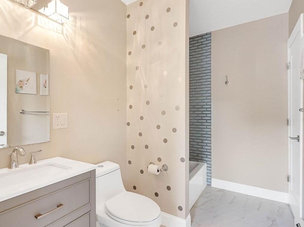 12 Marshall St, Watertown MA 02472-4739 exterior