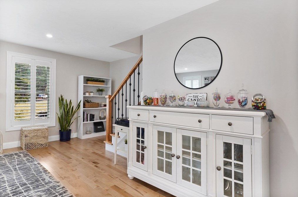 61 New Boston Rd, Sturbridge MA  01566-1334 exterior