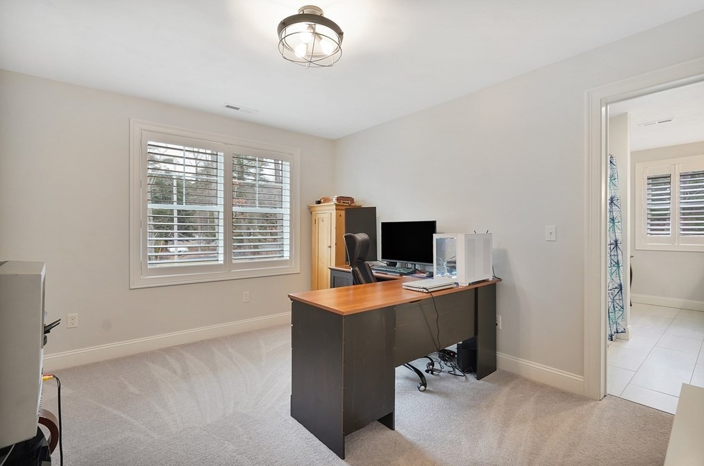 61 New Boston Rd, Sturbridge MA  01566-1334 exterior