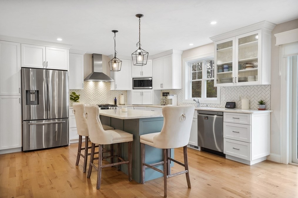 61 New Boston Rd, Sturbridge MA  01566-1334 exterior