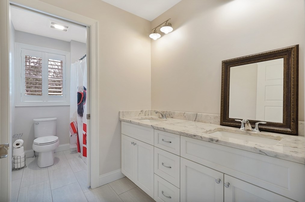 61 New Boston Rd, Sturbridge MA  01566-1334 exterior