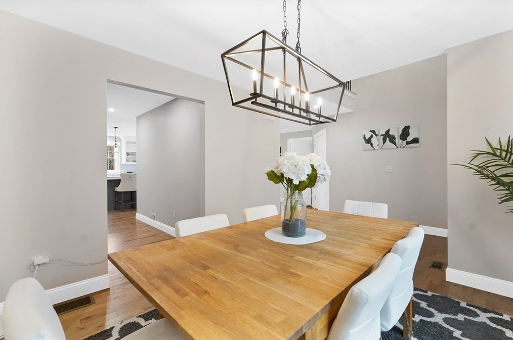 61 New Boston Rd, Sturbridge MA  01566-1334 exterior