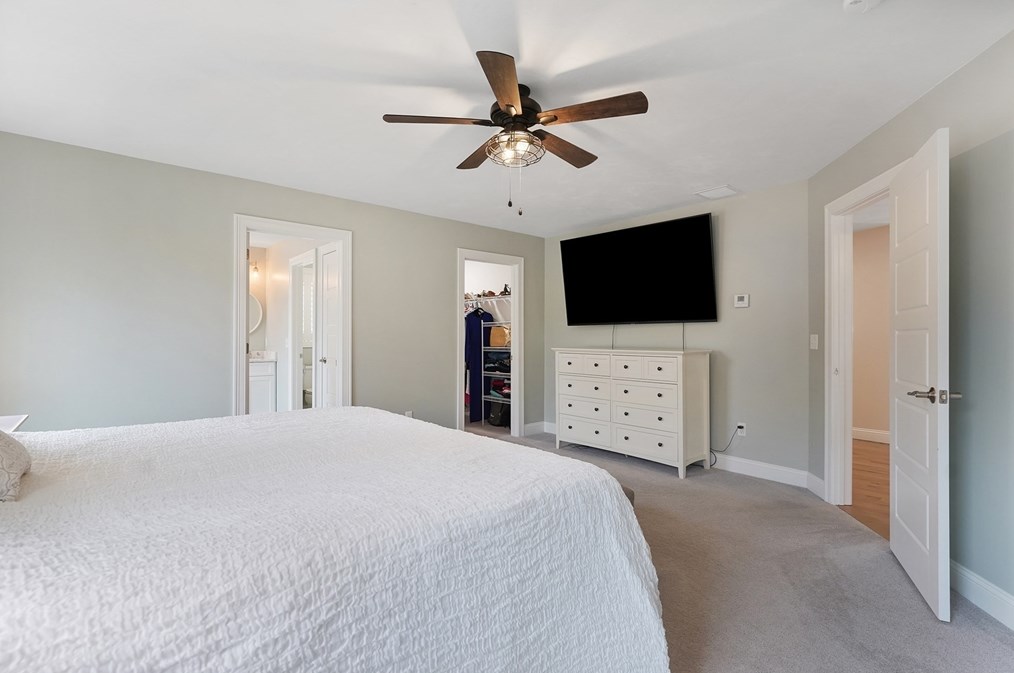 61 New Boston Rd, Sturbridge MA  01566-1334 exterior