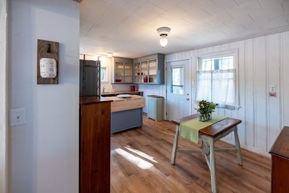 24 Tucker Ln, Sutton MA  01590-1622 exterior