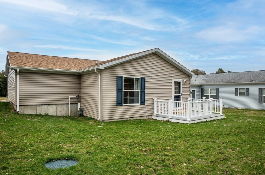 51 Willow Bend Blvd, Plymouth MA  02360-4698 exterior