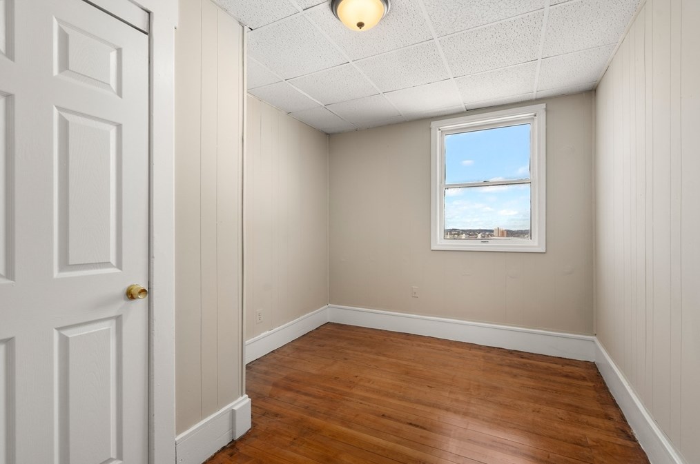 58 Providence St, Worcester MA 01604-4202 exterior