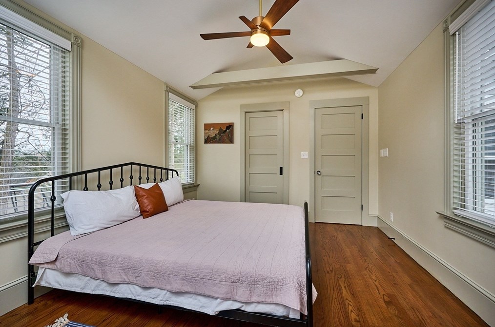 311 Prospect St, Northampton MA  01060-2049 exterior