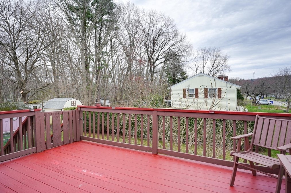 5 Dana Rd, Maynard MA  01754-1025 exterior