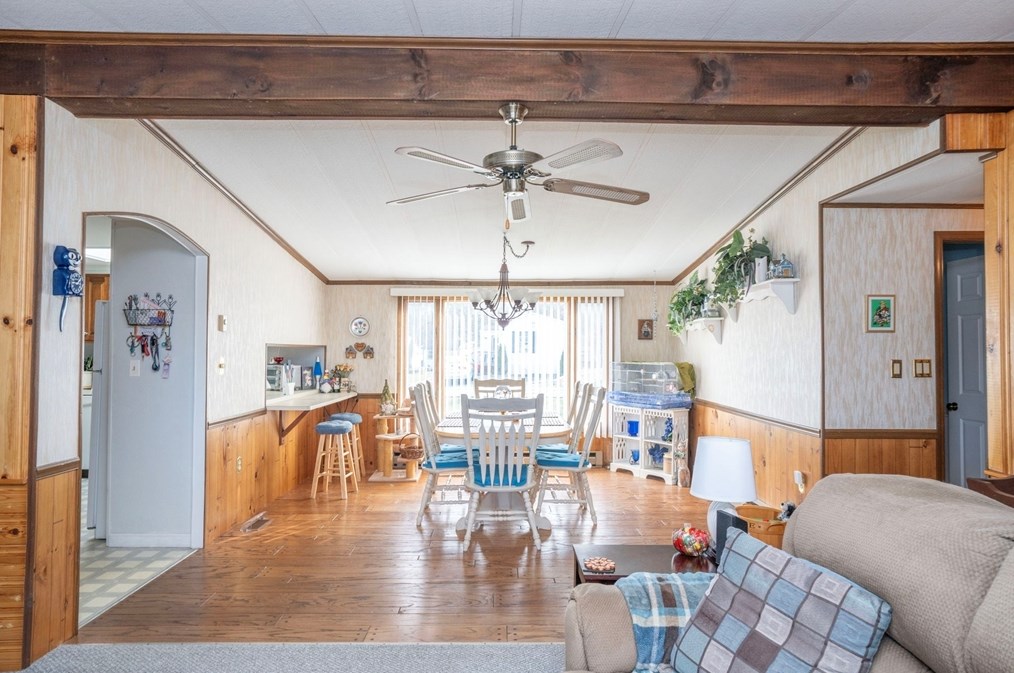 1 Minute Man Rd, Taunton MA 02780-1171 exterior