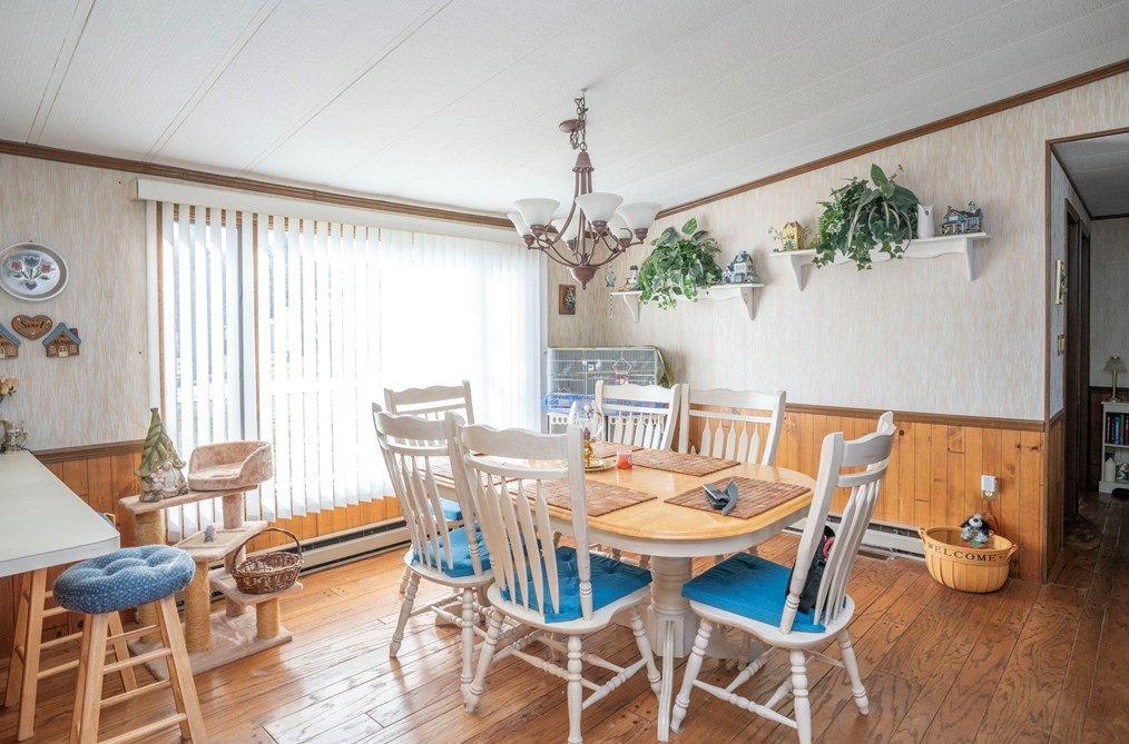 1 Minute Man Rd, Taunton MA 02780-1171 exterior