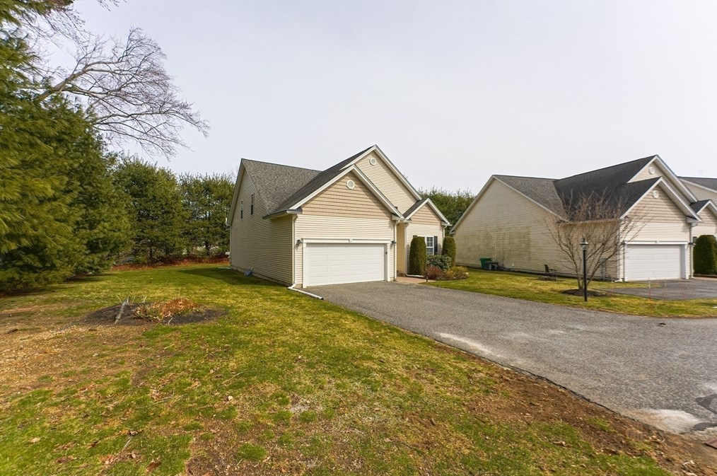 15 Shadow Creek Ln, Ashland MA  01721-3120 exterior