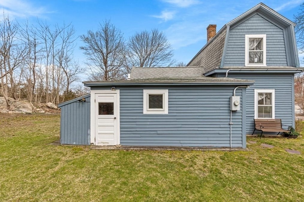 214 Hull St, Hingham MA 02043-1423 exterior