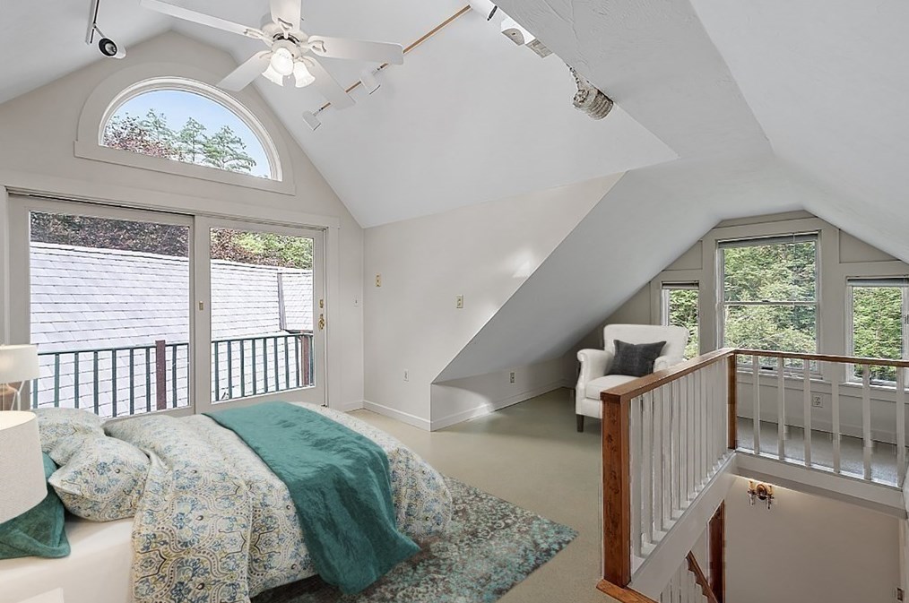 11 Cross Rd, Ashburnham MA 01430-1042 exterior