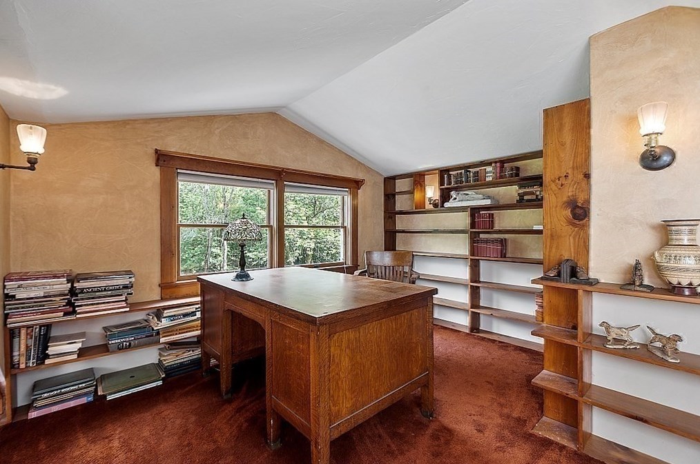 11 Cross Rd, Ashburnham MA 01430-1042 exterior