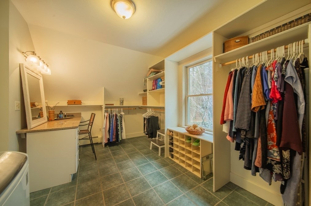 11 Cross Rd, Ashburnham MA 01430-1042 exterior