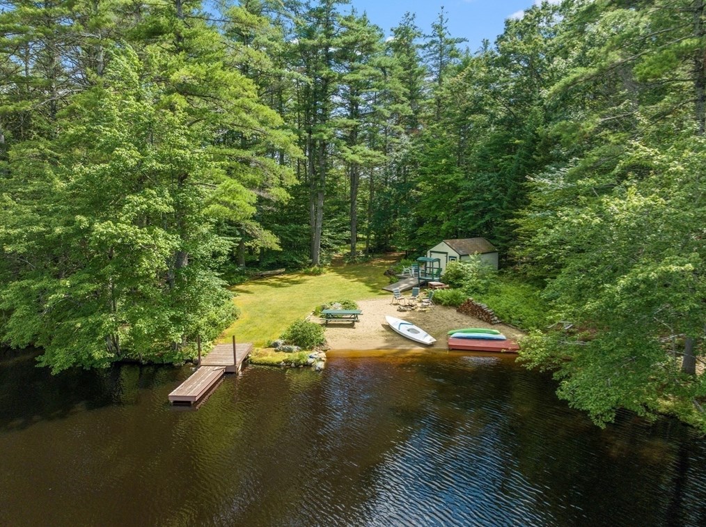 11 Cross Rd, Ashburnham MA 01430-1042 exterior