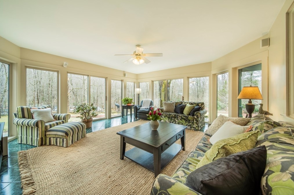 11 Cross Rd, Ashburnham MA 01430-1042 exterior