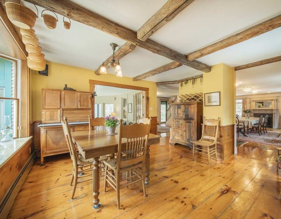 11 Cross Rd, Ashburnham MA 01430-1042 exterior