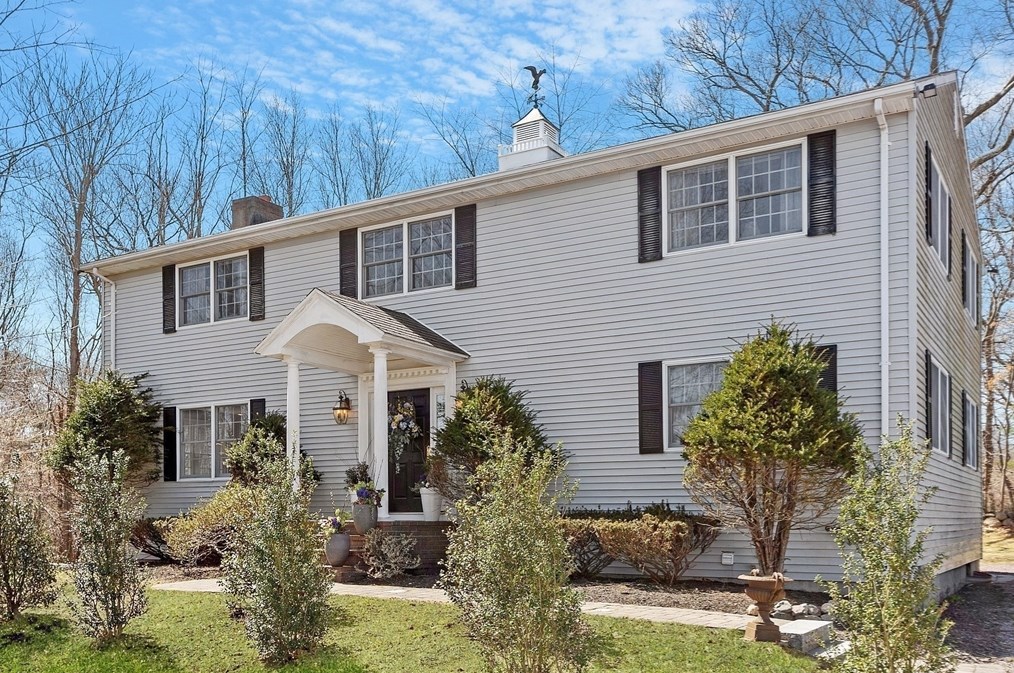 56 Louise Rd, Braintree MA 02184-5902 exterior