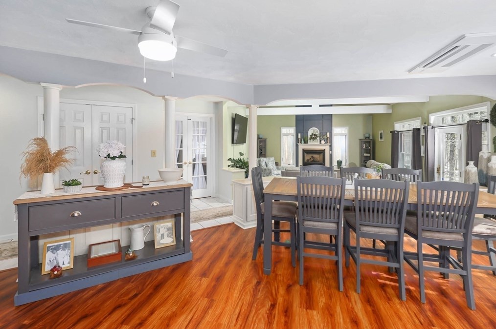 18 Hall Rd, Sturbridge MA 01566-1515 exterior