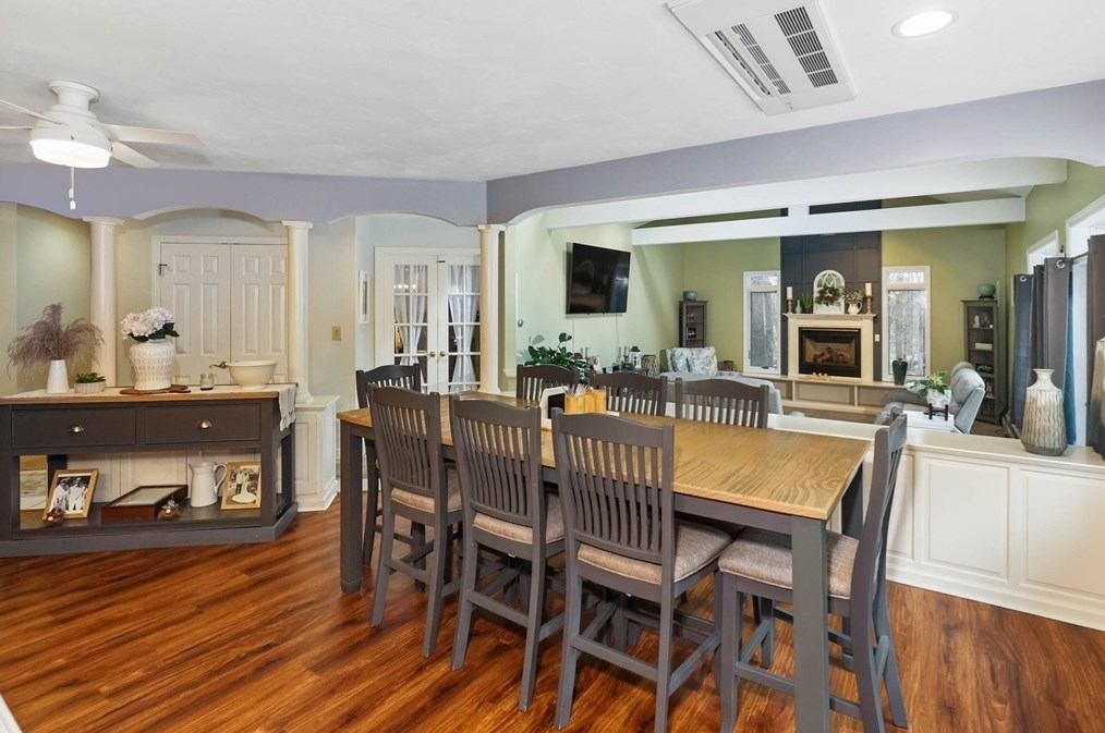 18 Hall Rd, Sturbridge MA 01566-1515 exterior