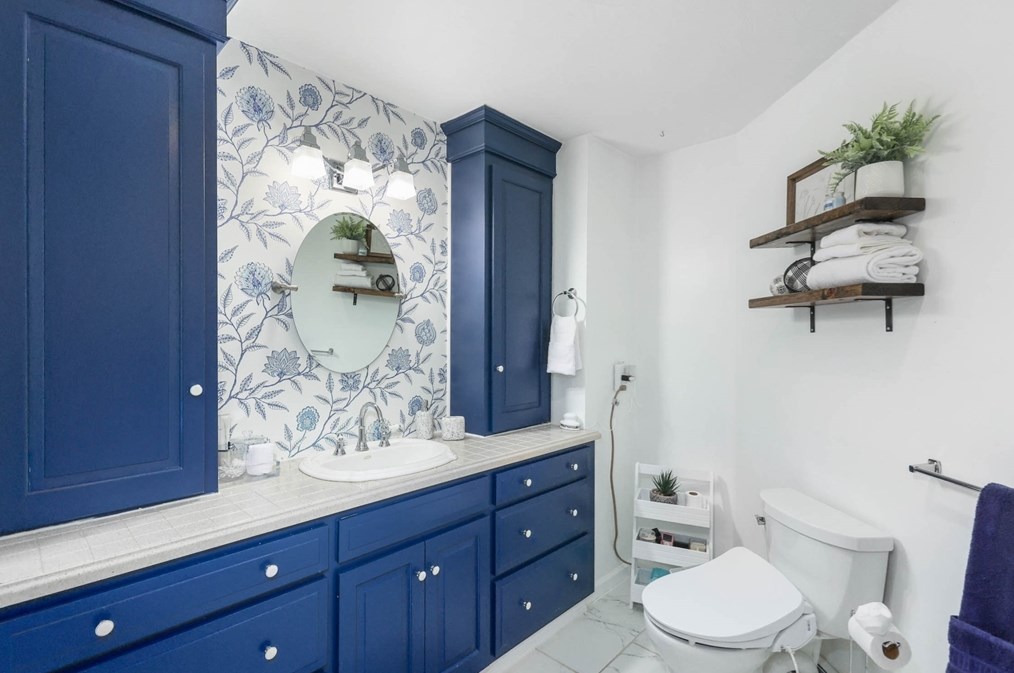 18 Hall Rd, Sturbridge MA 01566-1515 exterior