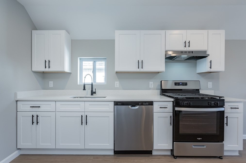 31 Hicks St, New Bedford MA 02740-7317 exterior